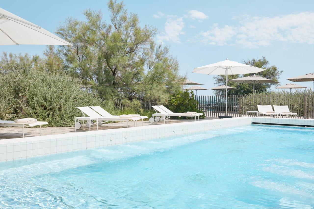 Hotel Plage Palace & Spa Palavas-les-Flots Exterior photo The swimming pool at the hotel