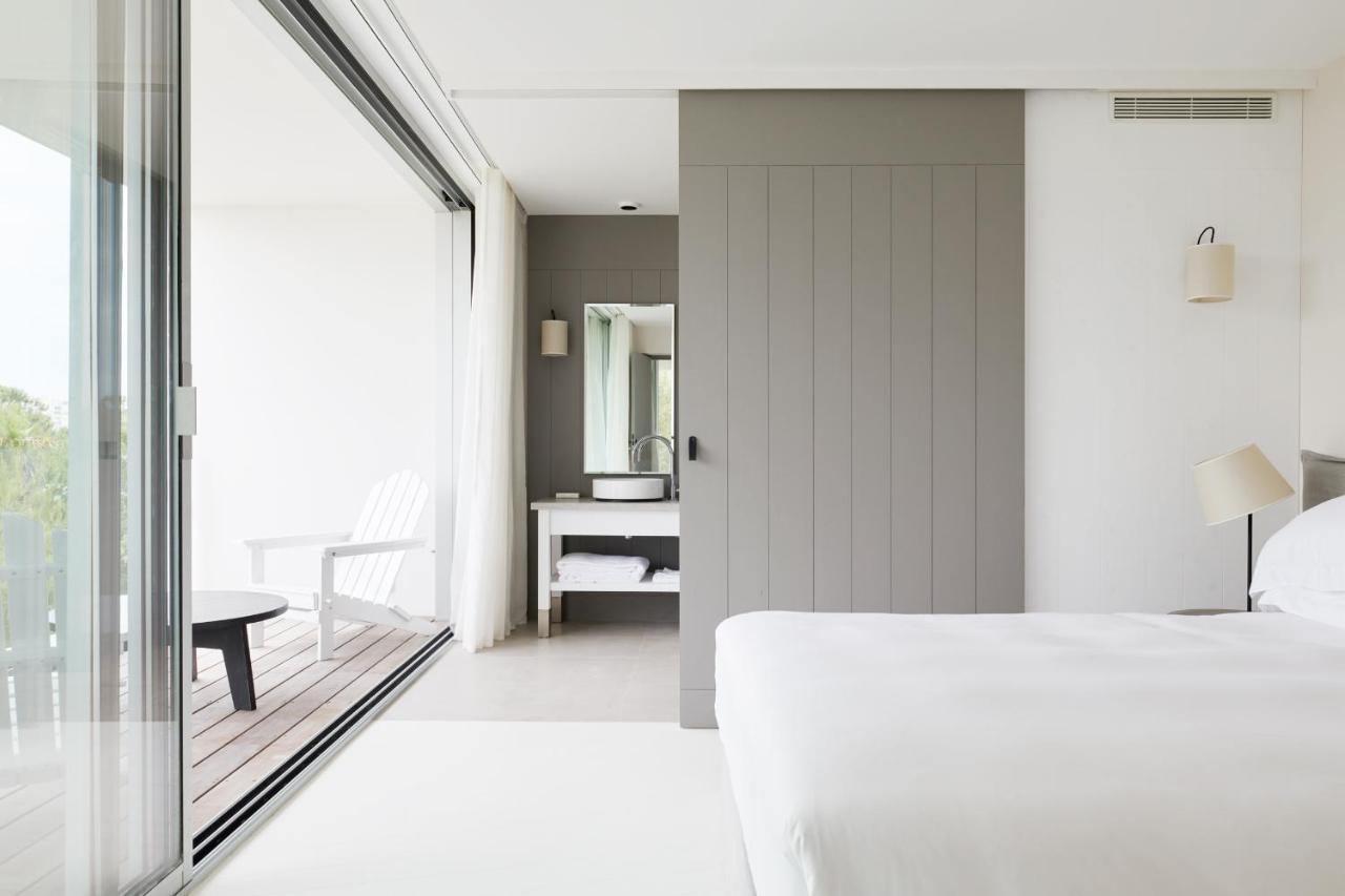 Hotel Plage Palace & Spa Palavas-les-Flots Exterior photo A sliding door